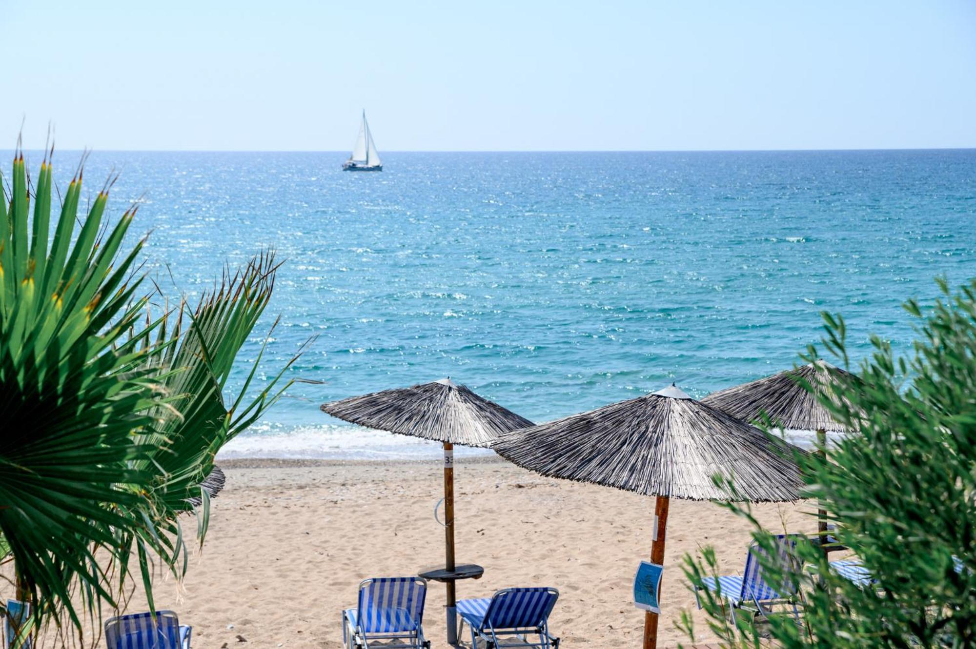 Poseidon Beach Hotel Кастросікія Екстер'єр фото