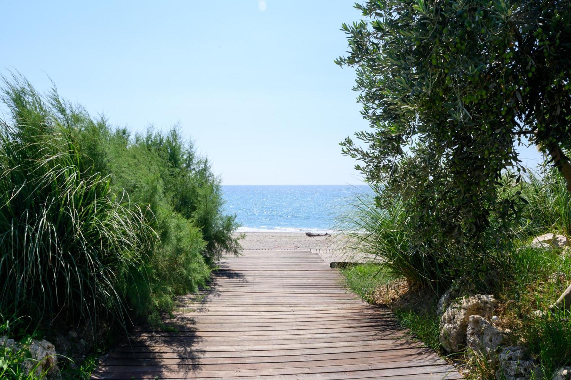 Poseidon Beach Hotel Кастросікія Екстер'єр фото