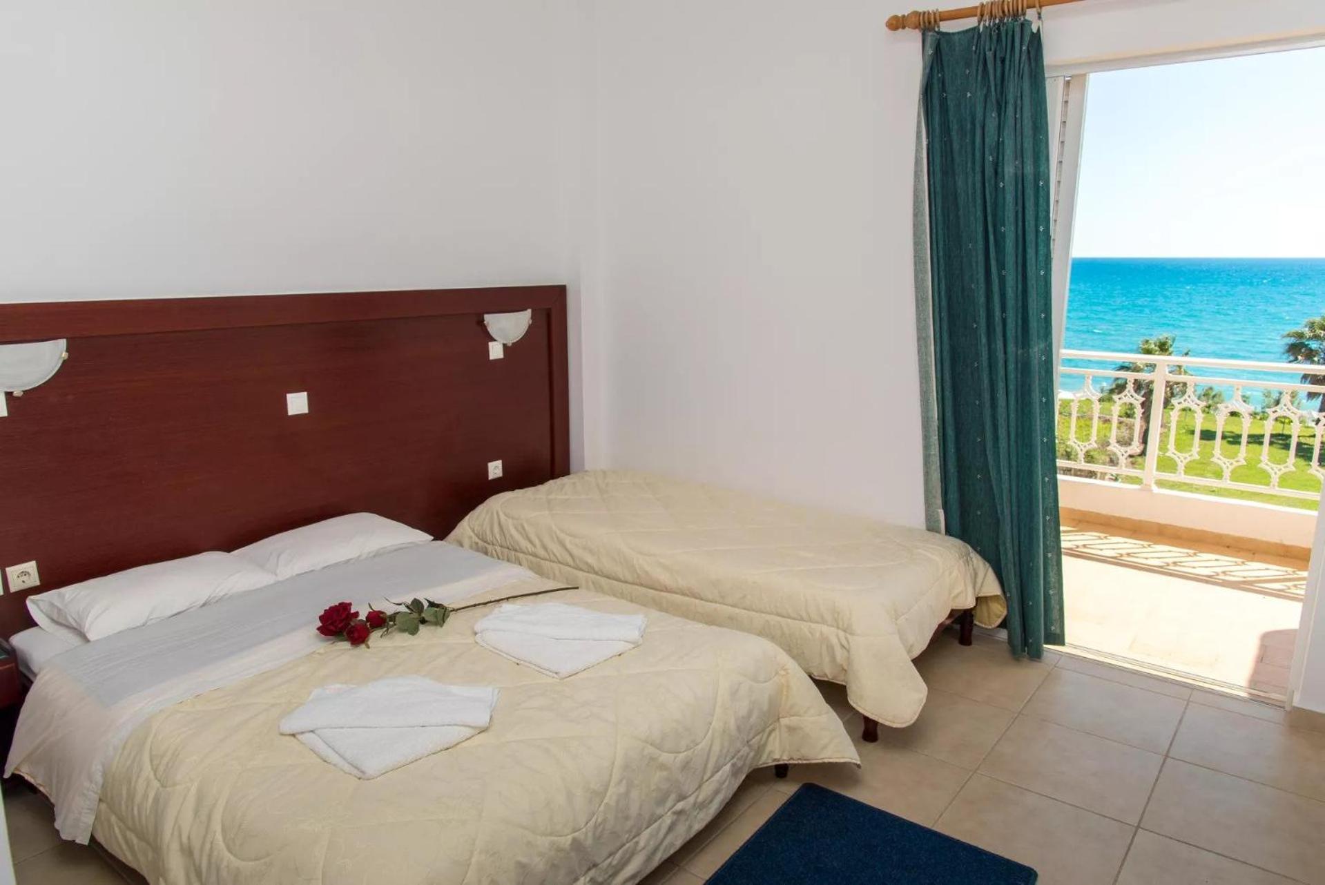 Poseidon Beach Hotel Кастросікія Екстер'єр фото