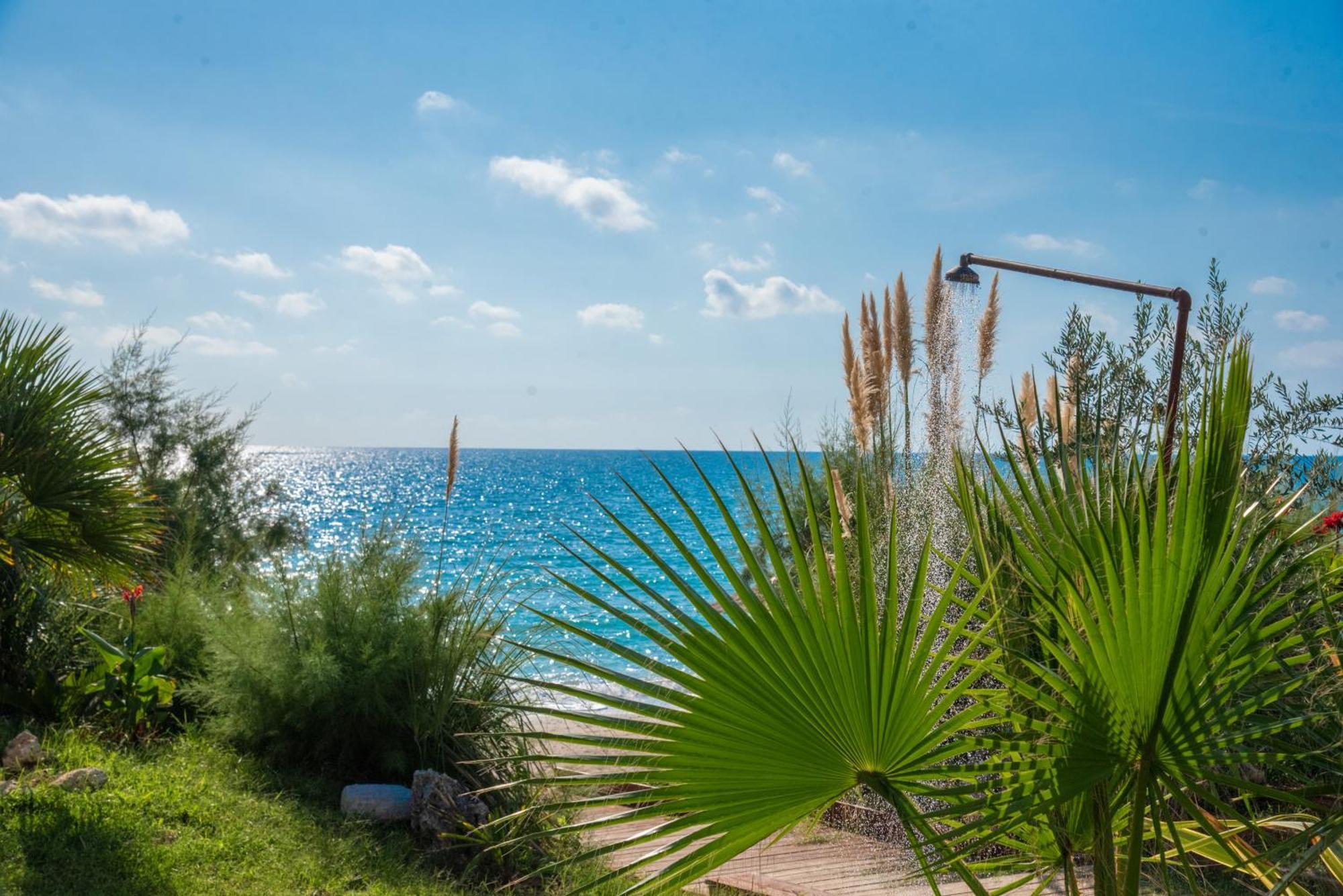 Poseidon Beach Hotel Кастросікія Екстер'єр фото