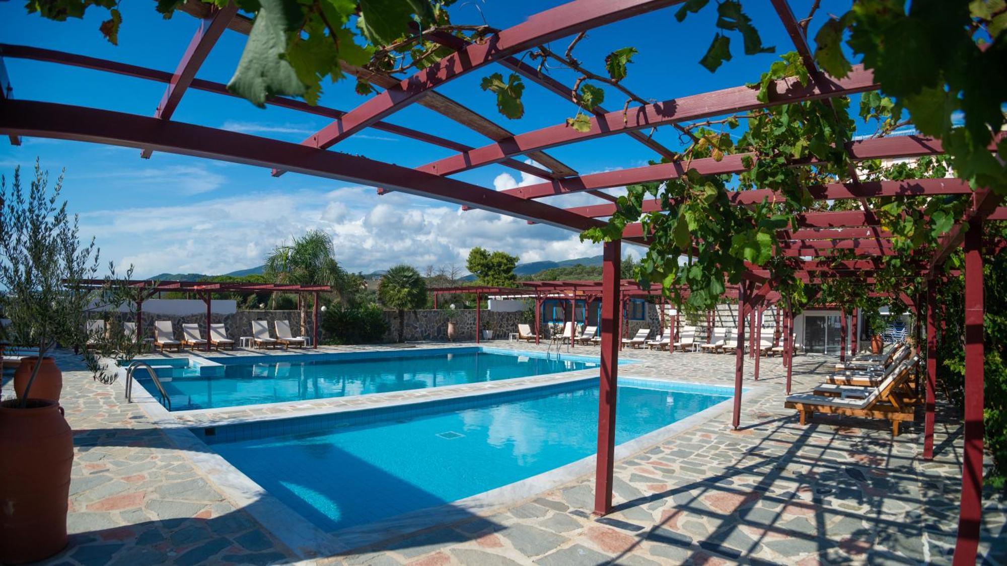 Poseidon Beach Hotel Кастросікія Екстер'єр фото