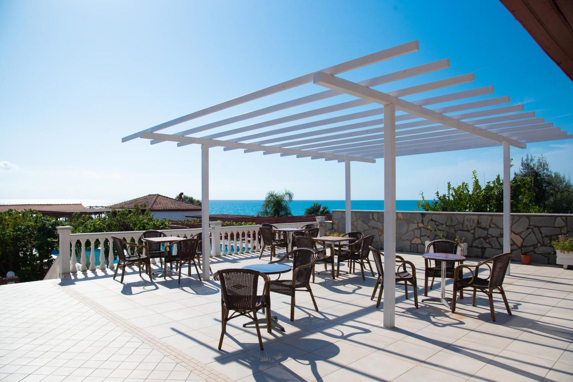 Poseidon Beach Hotel Кастросікія Екстер'єр фото