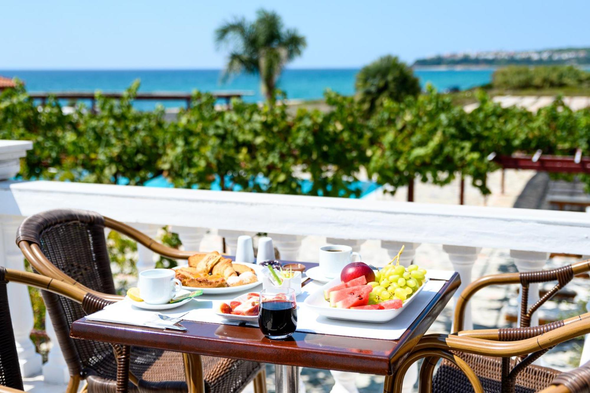 Poseidon Beach Hotel Кастросікія Екстер'єр фото
