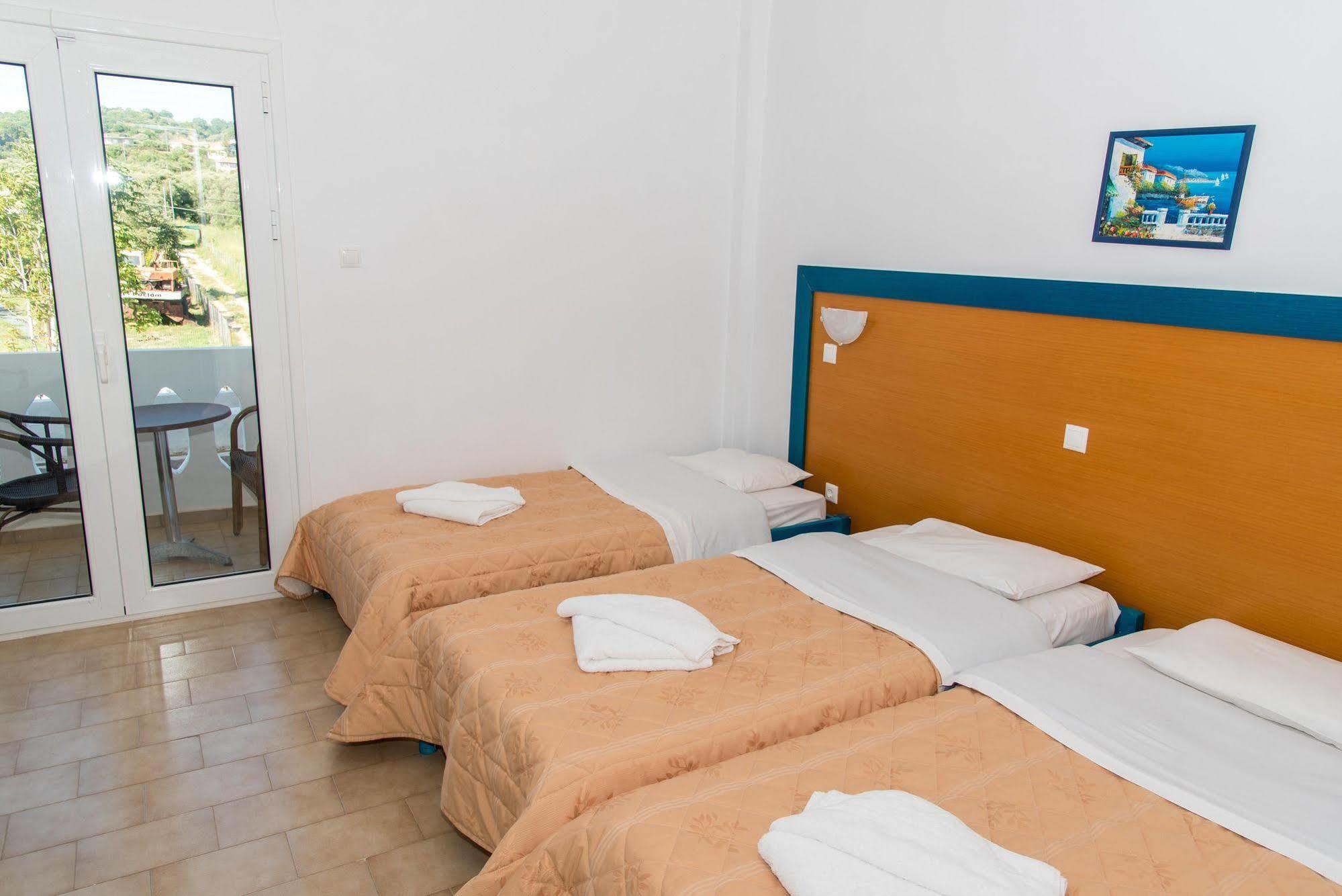 Poseidon Beach Hotel Кастросікія Екстер'єр фото